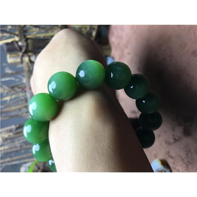 Vòng tay ngọc bích Tân Cương hạt tròn mắt mèo tự nhiên