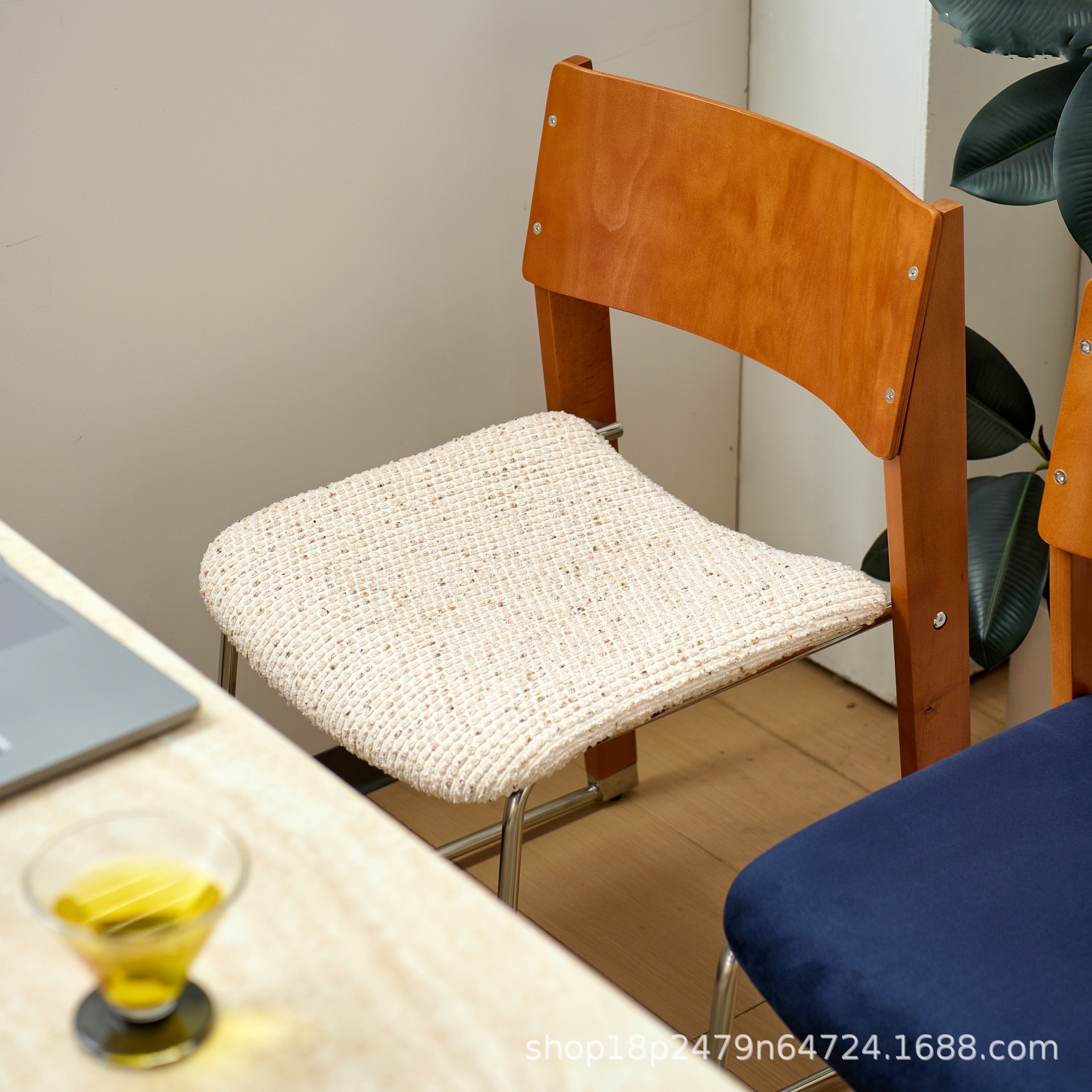 Mid-Century Dining Chair, Light Luxury and High-End Home Designer Chair, Solid Wood Soft Bag, Simple Leisure Restaurant Backrest Stool