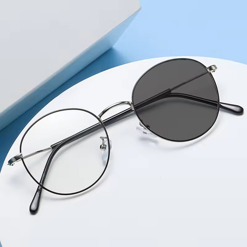 2024跨境时尚新款圆框变色防蓝光眼镜复古潮流素颜百搭眼镜框