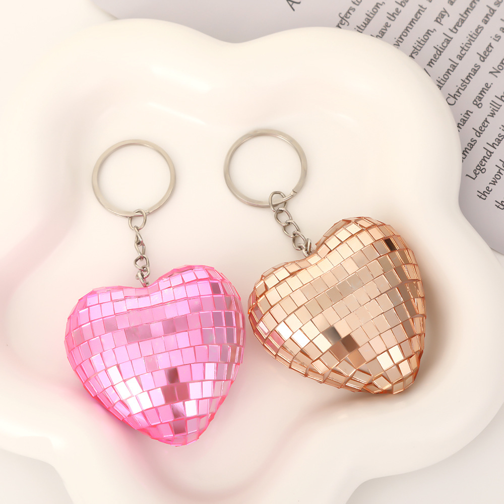 Cross-border reflector de corazón esfera colgante de llavero creativo de Navidad discoteca corazón llavero bolso colgante
