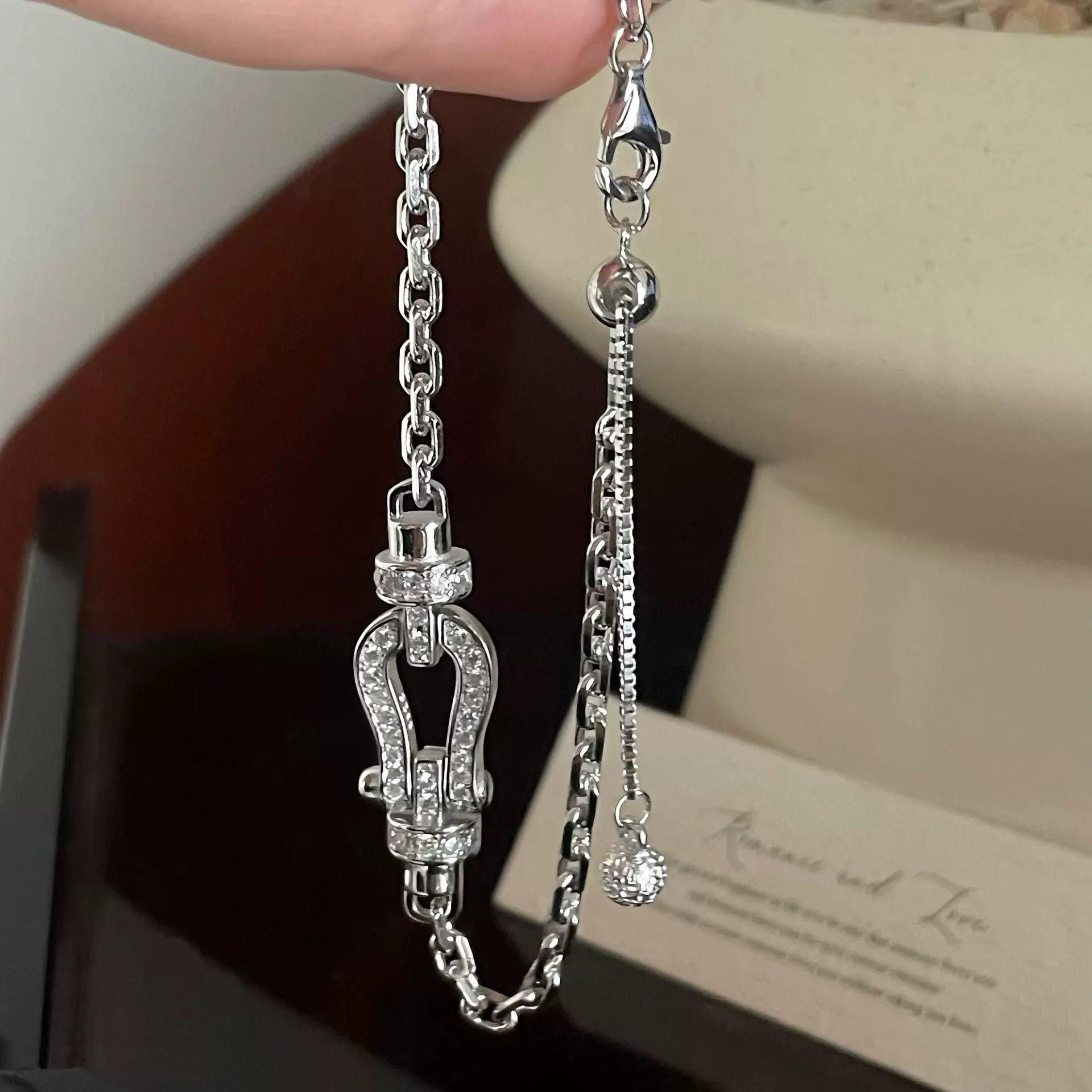 S925纯银李佳琪同款马蹄扣抽拉手链满钻精工小众设计轻奢百搭款