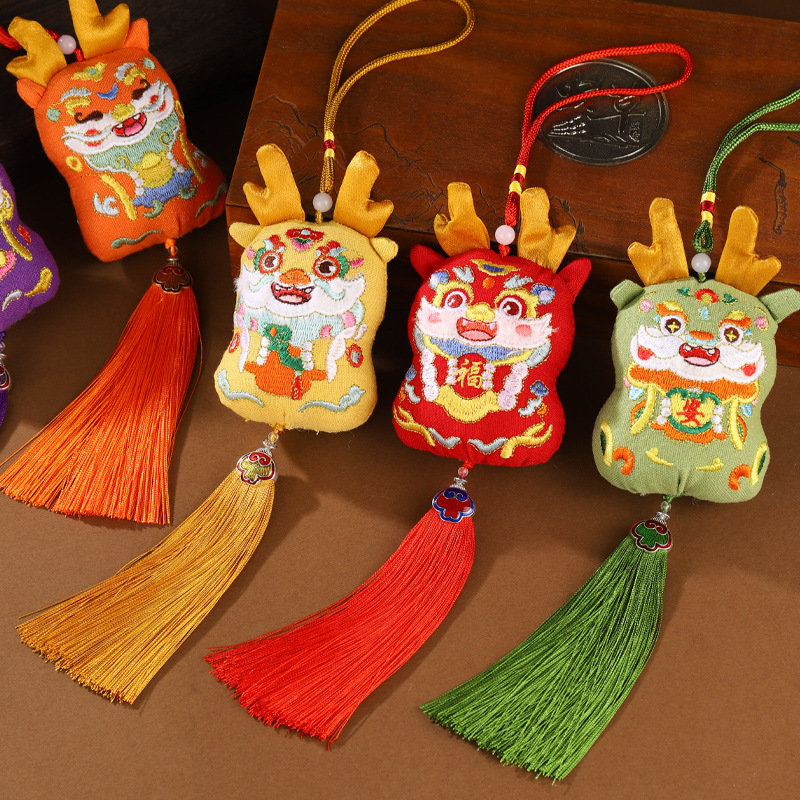 Bolsita del Festival del Bote del Dragón Bolsita bordada de estilo antiguo Hanfu Colgante del año del dragón Bolsita de marea nacional Adornos borla Regalo de bebé dragón