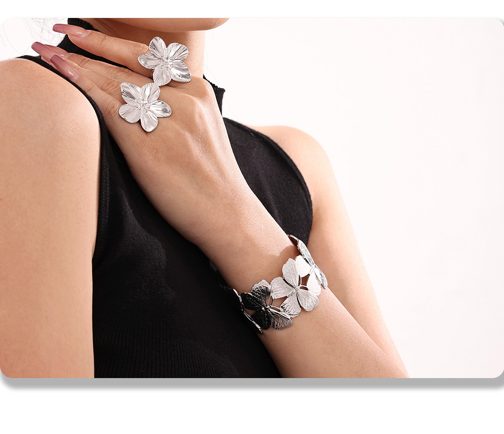 Square Sugar Stainless Steel Heavy Industry Exaggerated Butterfly Wide Edition Open Bracelet With High Grade Sensation Thread Handheld Ring_voghion.com