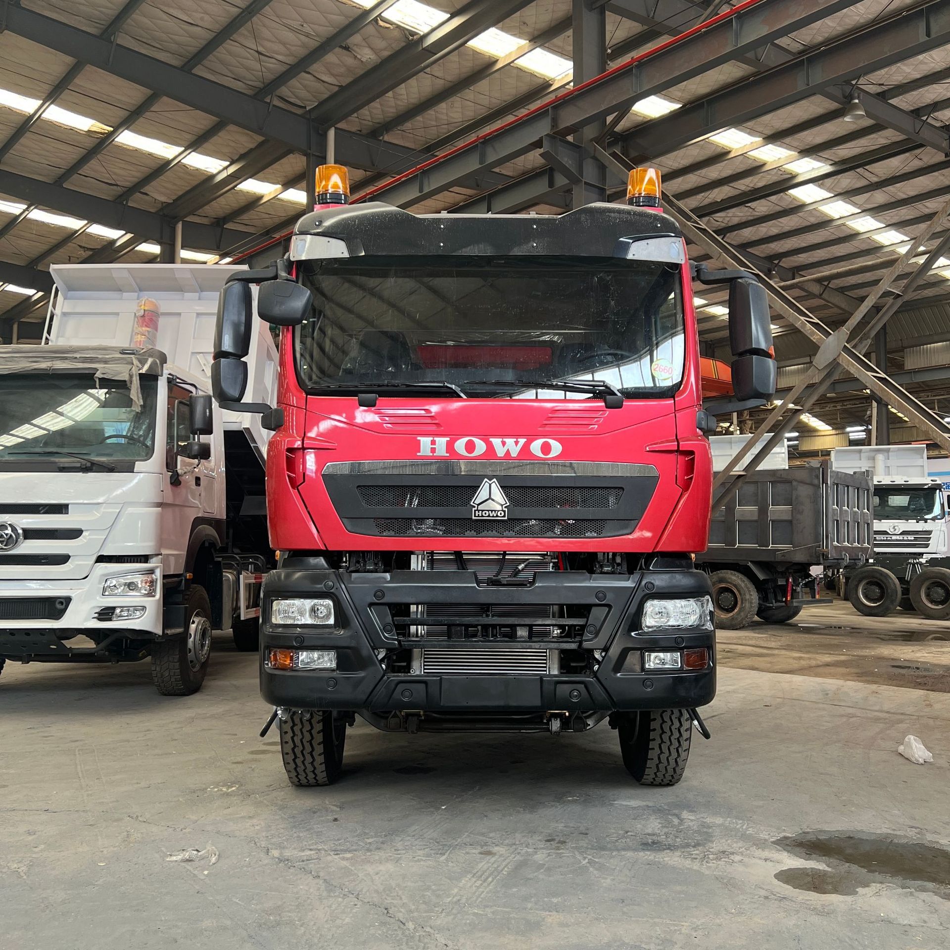 Supply of refurbished Sinotruk HOWO rear eight-wheel dump heavy-duty trucks and rear-tipping soil transport vehicles for Africa and Central Asia