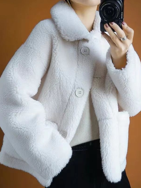 양고기 양모 코트 여자 2025 가을과 겨울 새로운 캐시미어 전단 복합 모피 하나의 짧은 느슨한 과립 양고기 양모