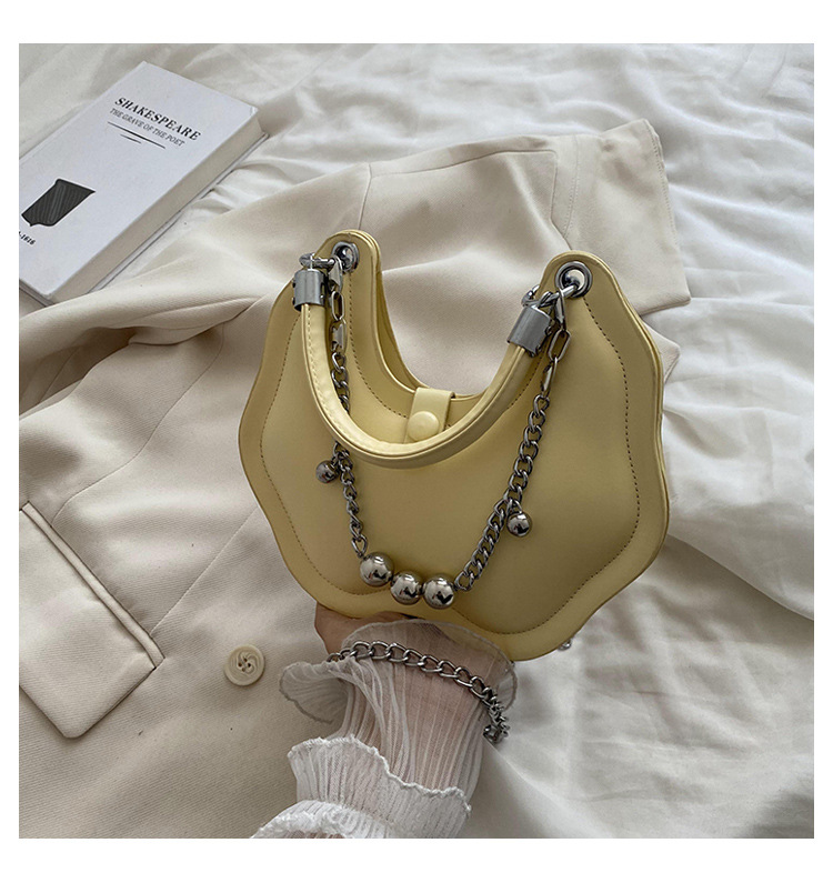 Women's Small Pu Leather Solid Color Streetwear Cloud Shape Lock Clasp Chain Bag display picture 6