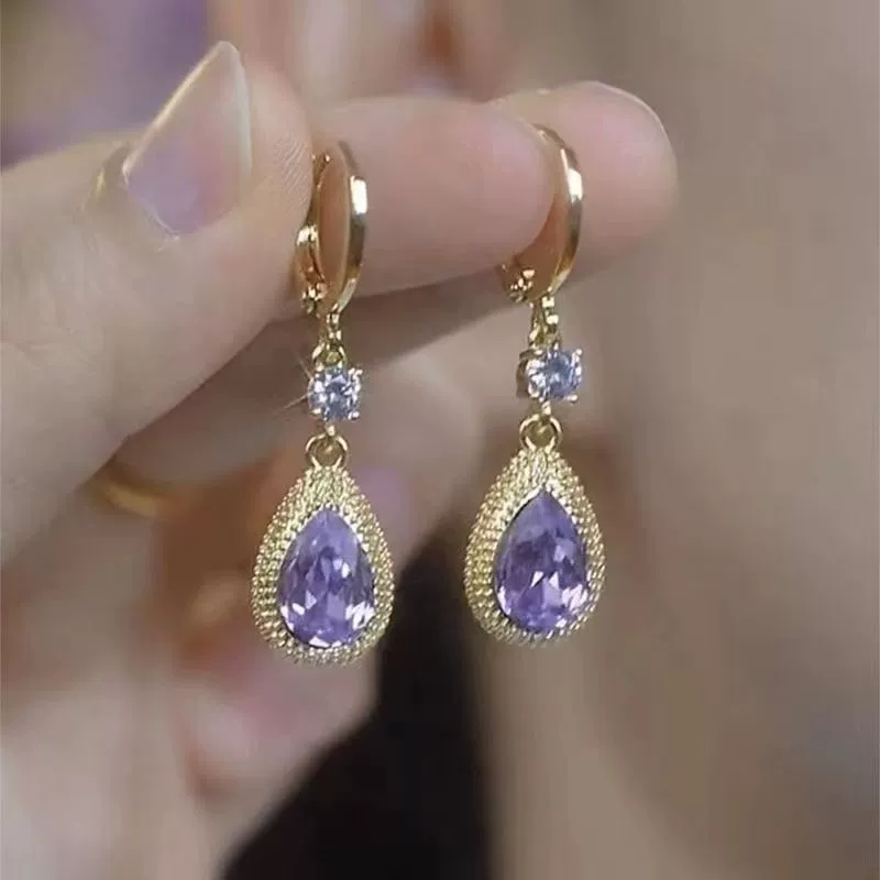 Design red earrings