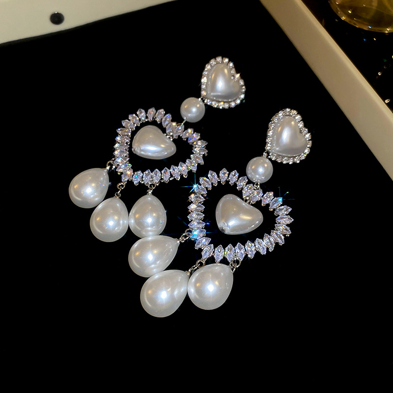 Pendientes de gota de agua de amor de diamantes llenos de perlas artificiales de aguja de plata Pendientes exquisitos y hermosos Pendientes dulces de estilo princesa