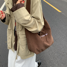 复古小众英伦格子斜挎包女褶皱休闲两用慵懒风轻便通勤百搭托特包