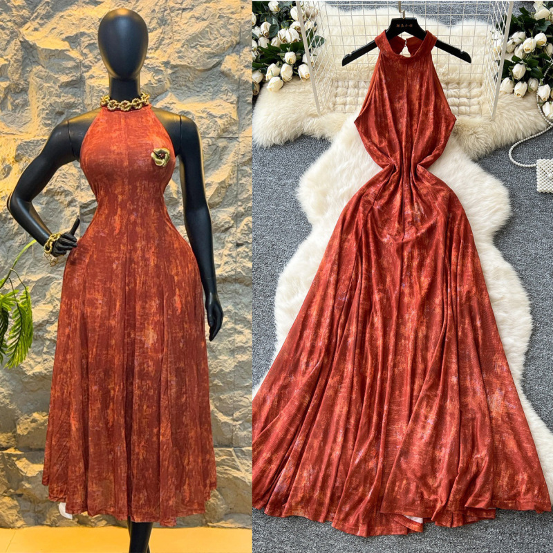 French Retro Style High-End Smudged Halterneck Sleeveless Dress for Women with Summer Waist Design and Beautiful Long Skirt French Retro Style High-End Smudged Halterneck Sleeveless Dress for Women with Summer Waist Design and Beautiful Long Skirt