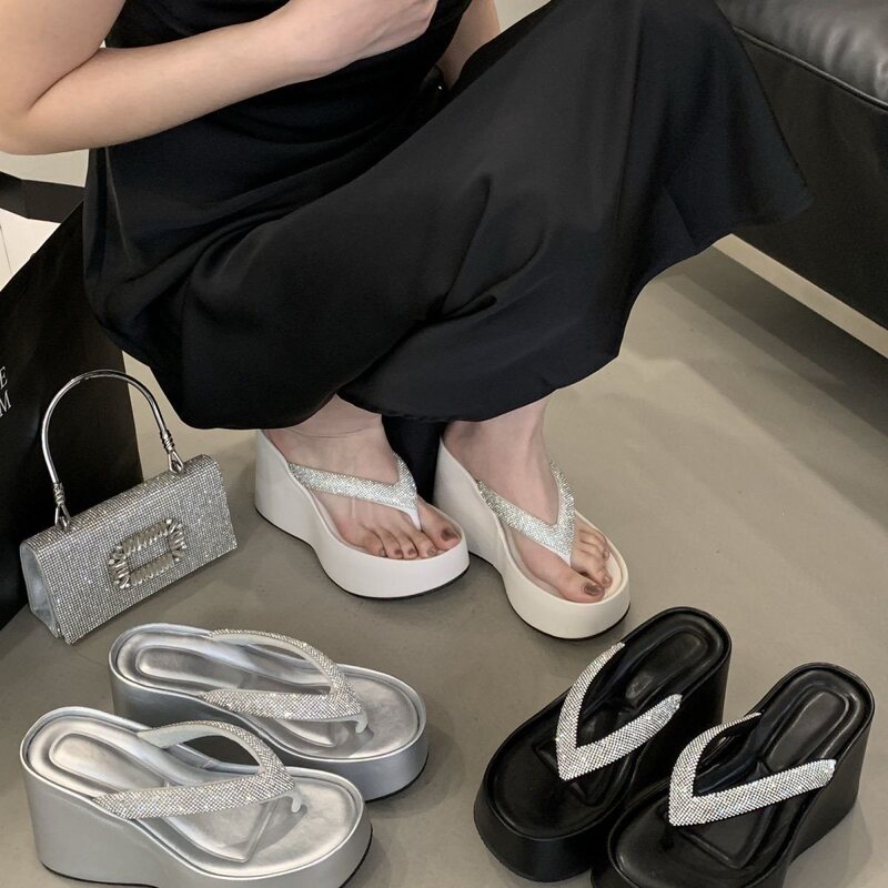 French-Style Rhinestone High-Heeled Soft-Soled Flip-Flops That Are Comfortable and Won'T Tire Your Feet, Perfect for Pairing with Skirts, Sparkling Rhinestone Beach Flip-Flops French-Style Rhinestone High-Heeled Soft-Soled Flip-Flops That Are Comfortable and Won'T Tire Your Feet, Perfect for Pairing with Skirts, Sparkling Rhinestone Beach Flip-Flops