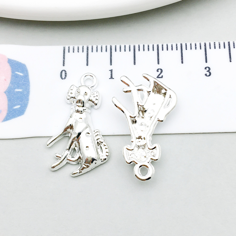 밝은 은색 앉아있는 개 1마리-1.2g-22*13mm-20546