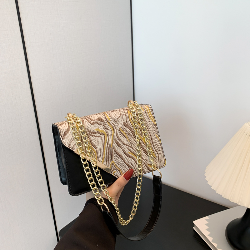 New Chinese Style Chinese Style Hanfu Element Antique Style Matching Color Contrast Chain Small Square Bag Women's 2024 New All-match Crossbody Bag New Chinese Style Chinese Style Hanfu Element Antique Style Matching Color Contrast Chain Small Square Bag Women's 2024 New All-match Crossbody Bag