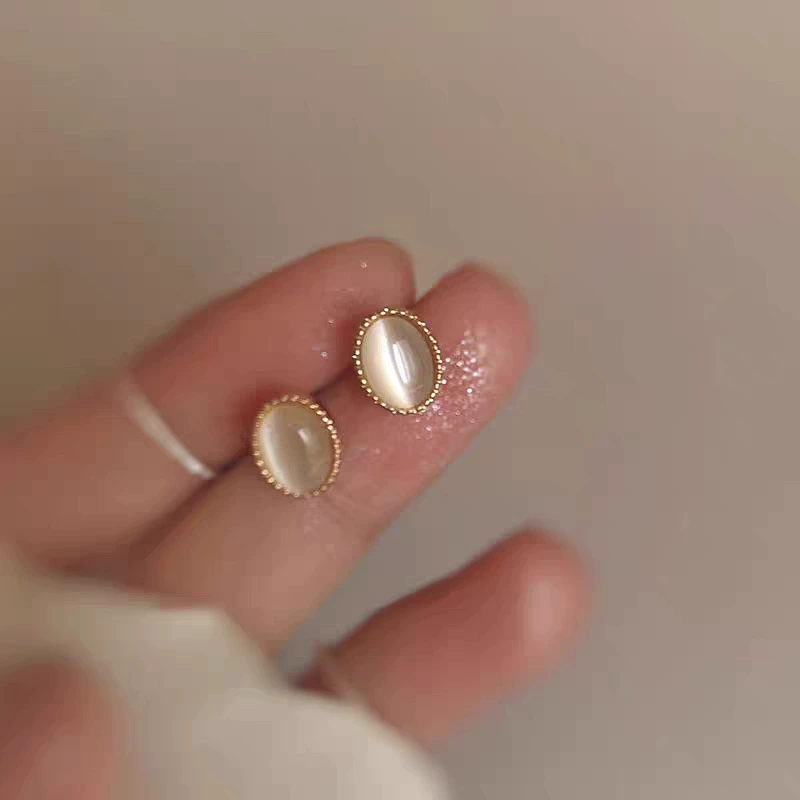 Серьги, ушные клипсы, стиль лёгкой роскоши, стиль высокого качества