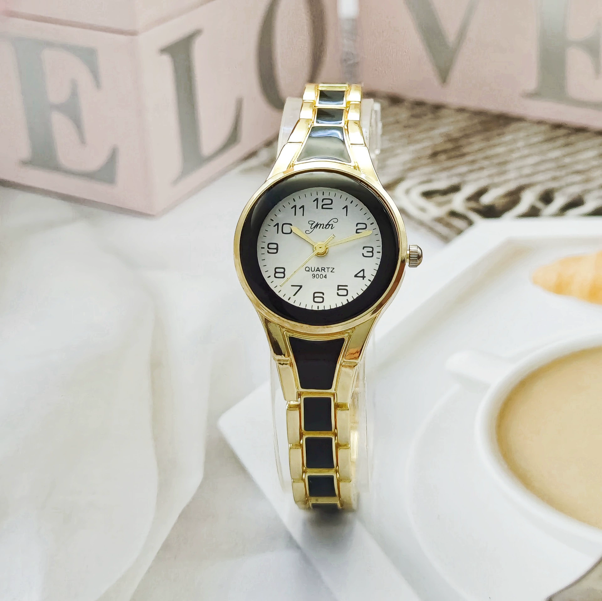 Women's watch (YMK) quartz, stainless steel bracelet, 2.8 cm dial, water-resistant life-proof
