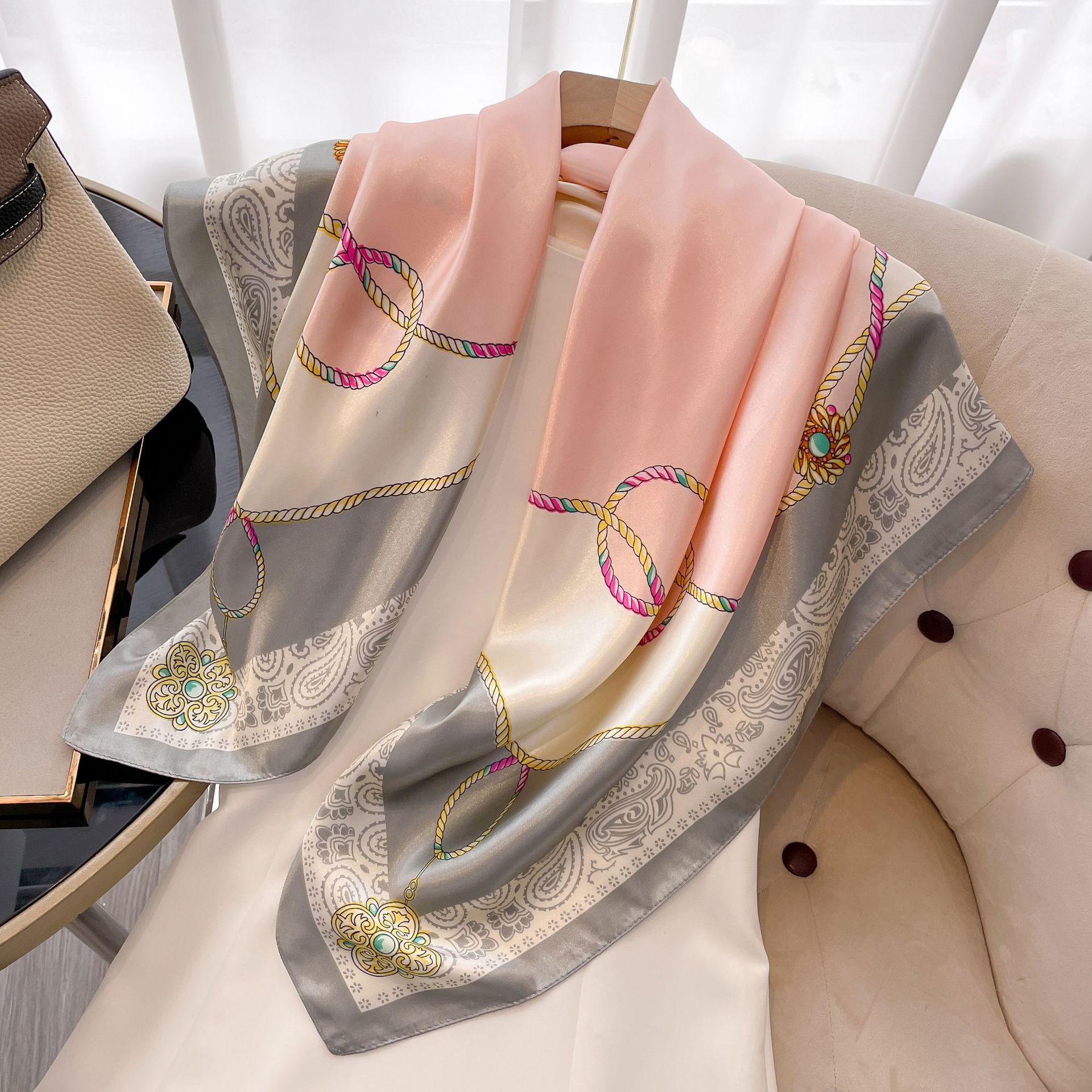 Nuova versione coreana sciarpa per protezione solare Scialle sottile da donna Capispalla estivo con stampa sciarpa da spiaggia lunga oversize_voghion.com