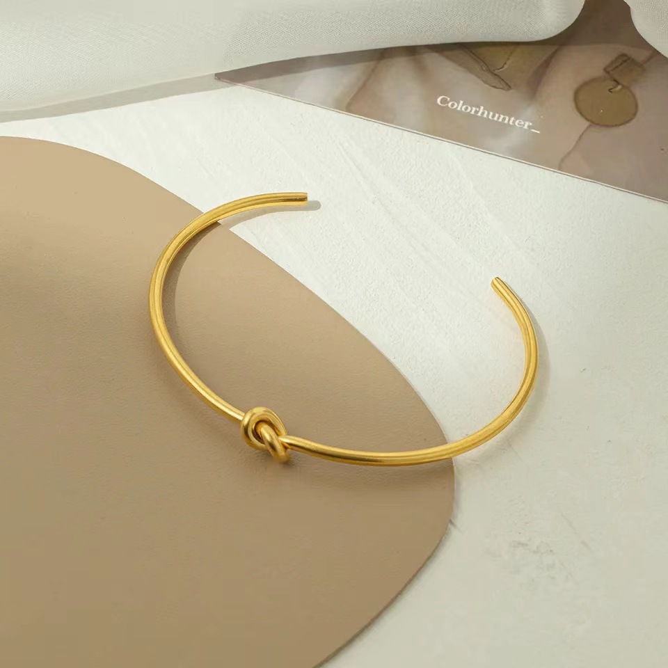 Casual, Daily Occasion Titanium Steel Material Solid Color Pattern Basic Solid Color Titanium Steel Plating Bangle