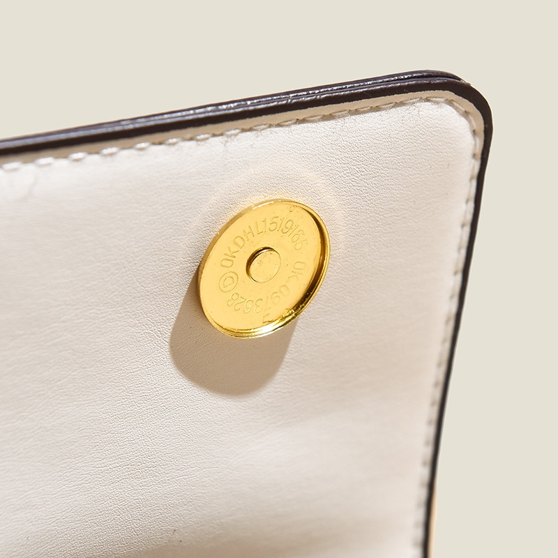 2023 Herbst Neue Live-Übertragung Beliebte Einzelschulter Diagonalkette Niet Kleine Quadratische Damentasche Fabrik Direktverkauf und Lieferung_voghion.com