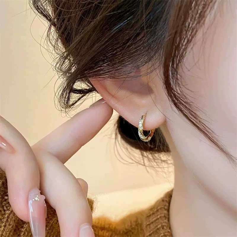 Углухие серьги с бриллиантами