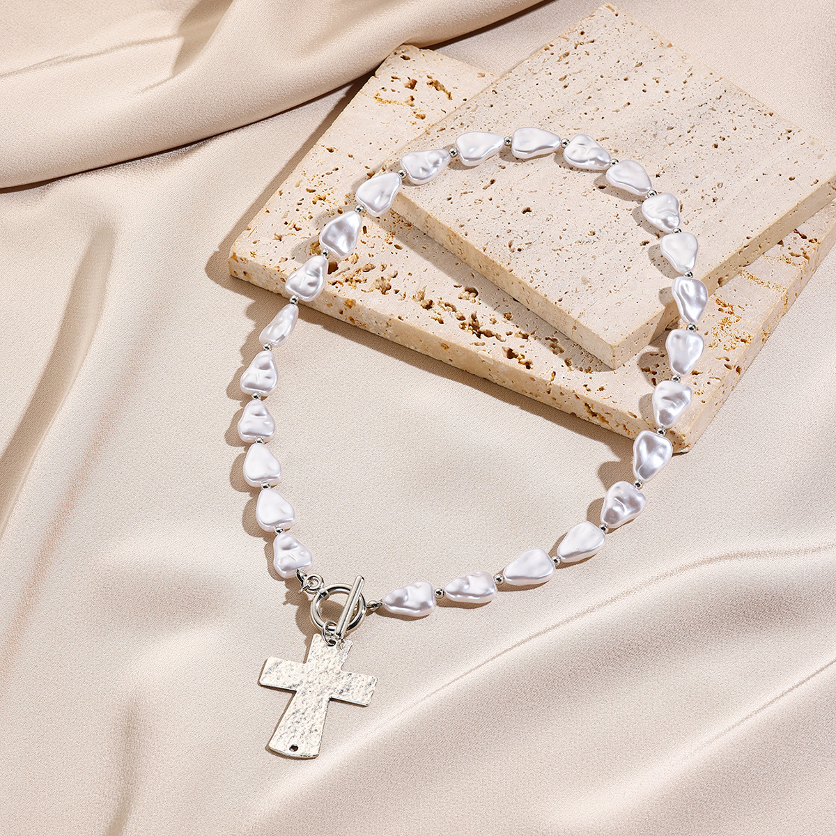 All Seasons Season Modern Style Cross Zinc Alloy Round Chain Pendant Necklaces Wholesale