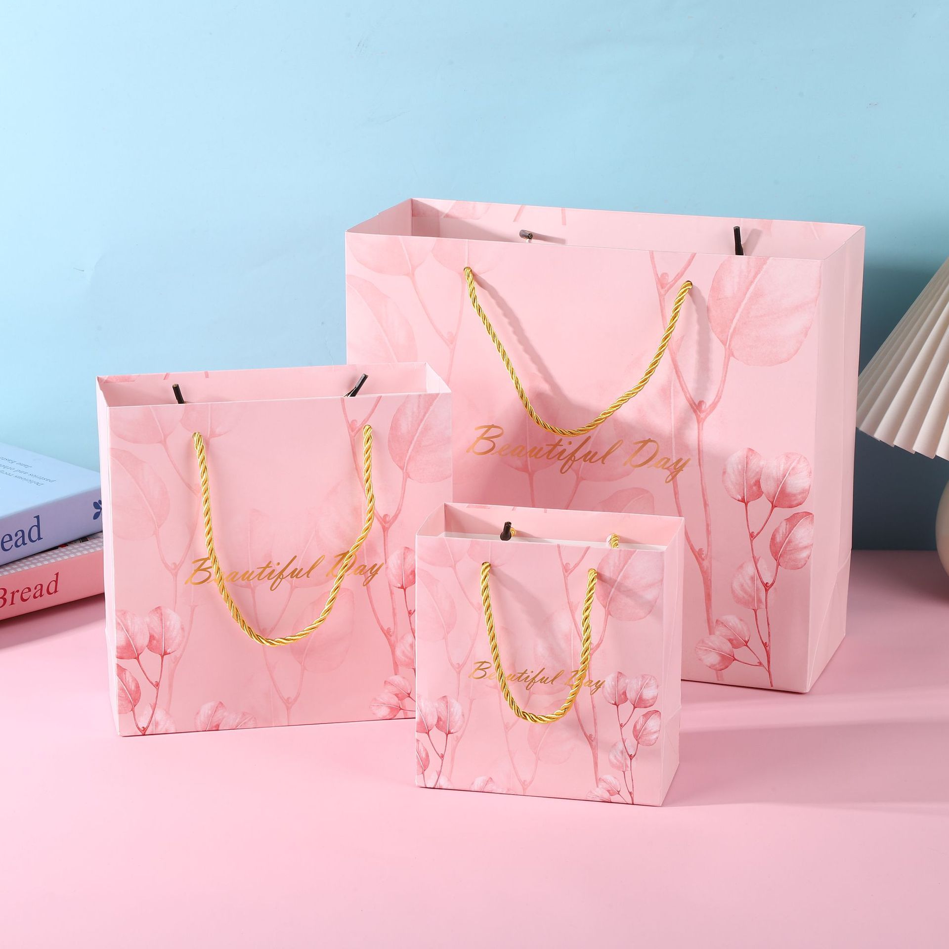 现货高级感礼品袋伴手礼袋节日喜庆礼物袋化妆品手提袋服装纸袋子