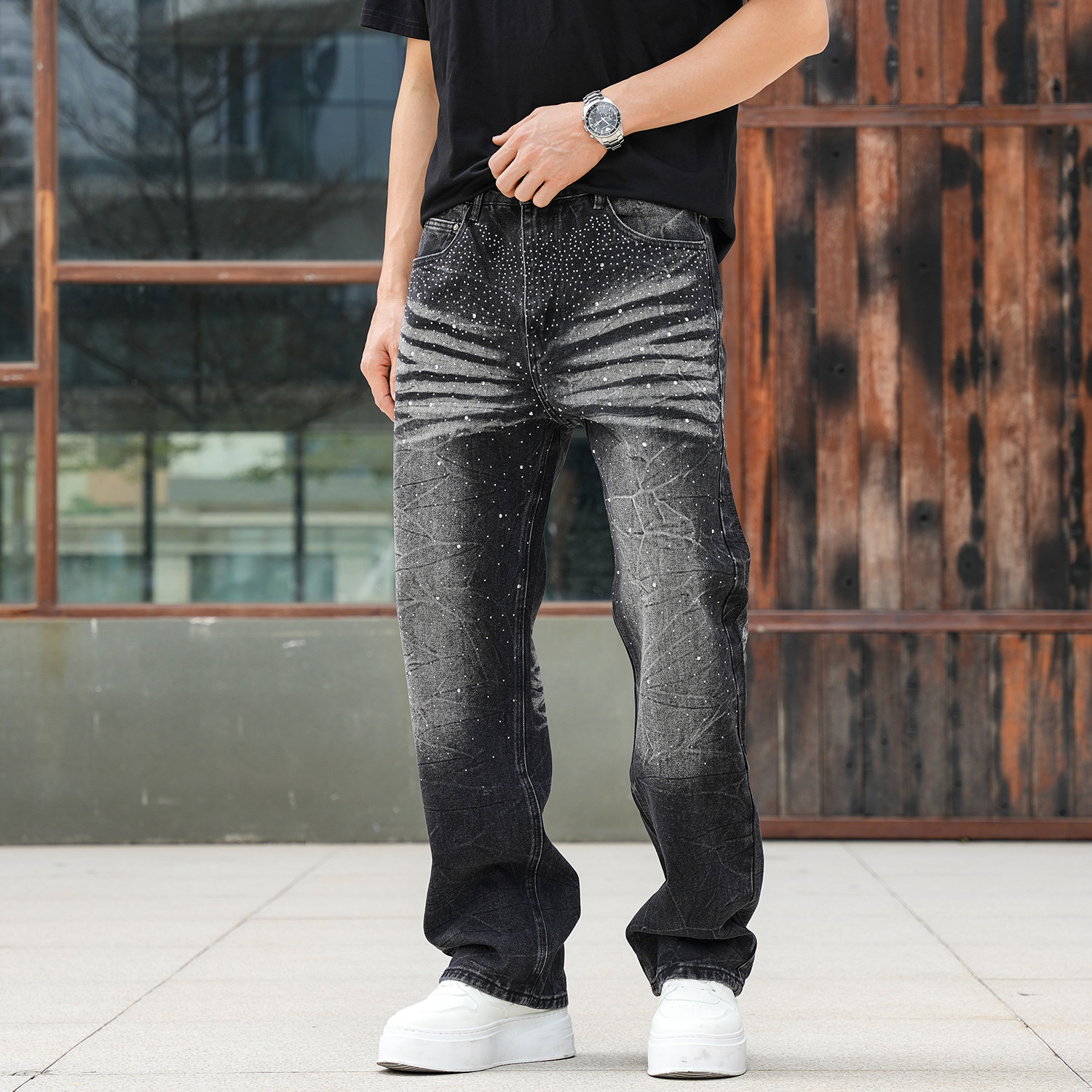 Jeans slim dritti neri effetto consumato da uomo con dettagli in strass - Pantaloni in denim di cotone stile hip hop streetwear per abbigliamento casual_voghion.com