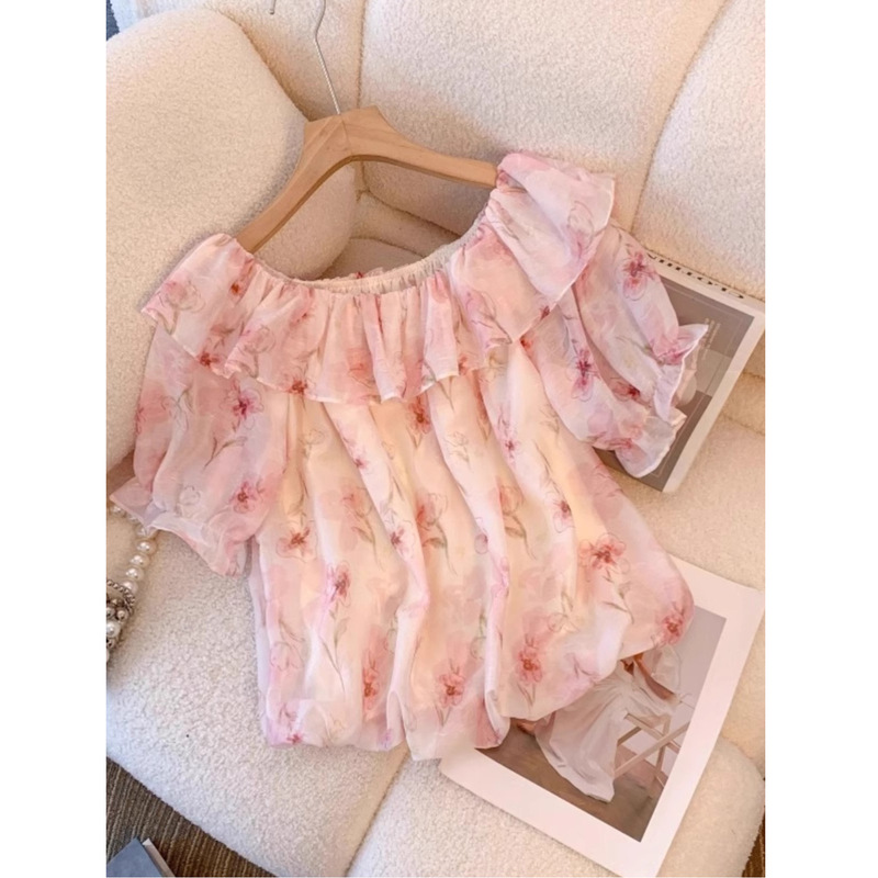 夏の太ったmmのゆったりした大きいサイズのシフォンの泡の袖のシャツの半袖の女性はやせている花を現します。|undefined