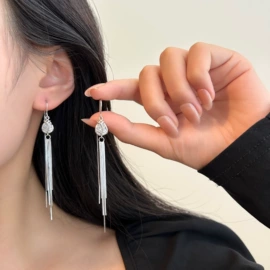 耳线;项链;耳钉