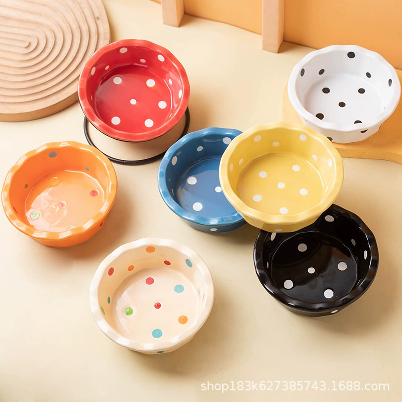 Керамическая миска для кошек защищает шейную стойку против черного подбородка для кошек Маленькая собака Тедди Наклонная миска для кошек