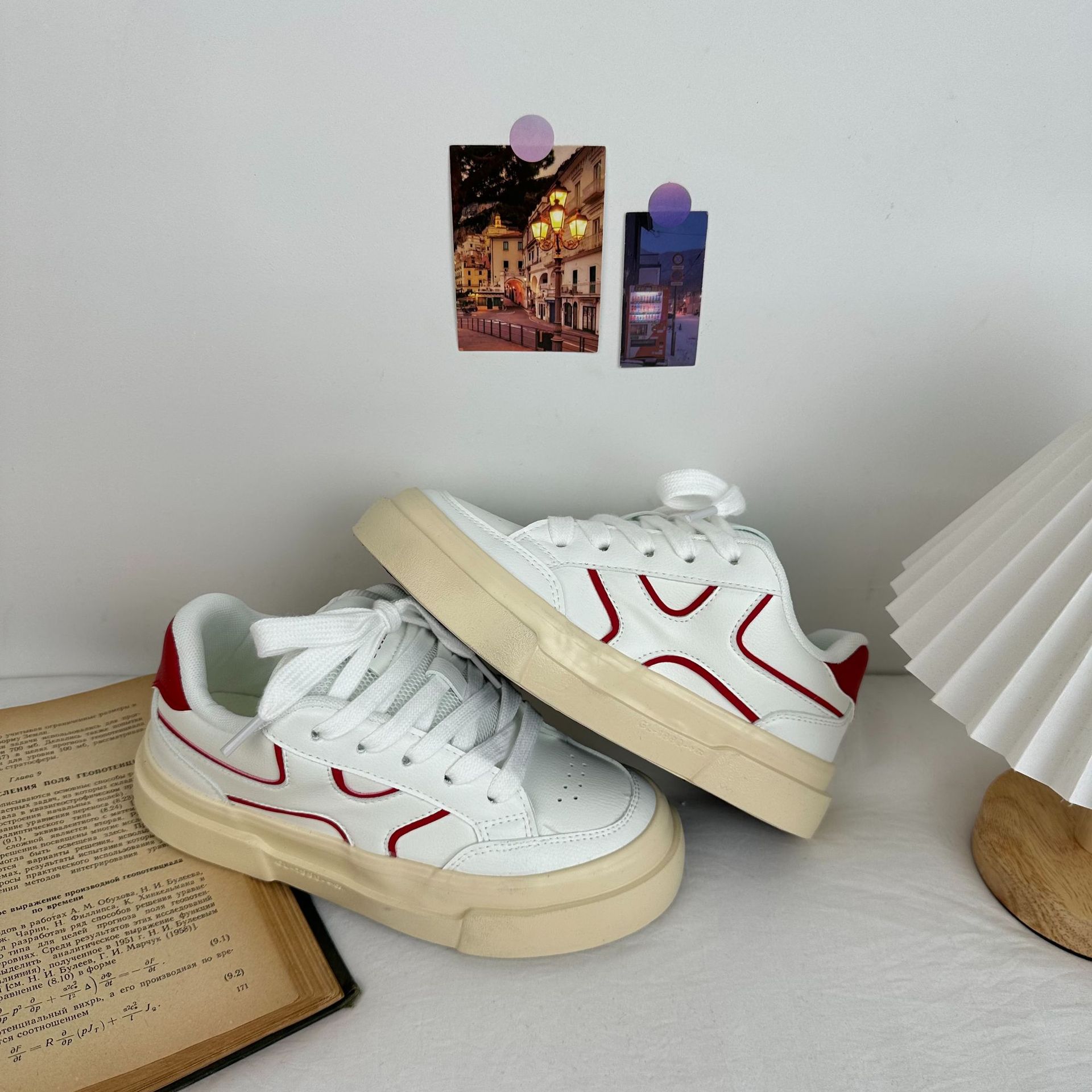 Yuanbo puerto frente a lazos zapatos de skate zapatos deportivos casuales coreanos versátiles zapatos de mujer 2025 nuevos zapatos blancos para mujeres