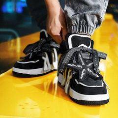Boots for European men, American street style, lettered, niche, retro skateboard style, thick sole, high top, casual, German training shoes.