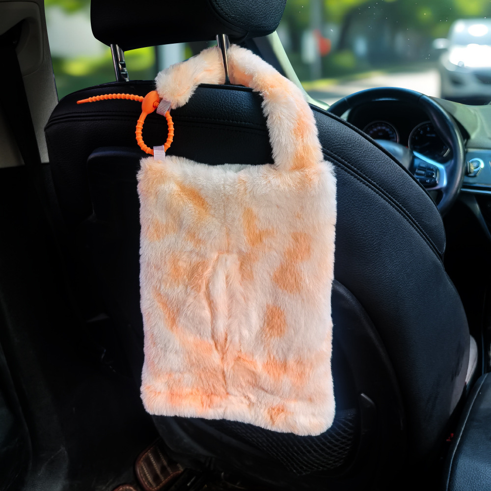 Nueva caja de toallas de automóvil de peluche colgante creativa para el automóvil caja de extracción de papel de alta calidad diosa bolsa colgante de toallas de automóvil