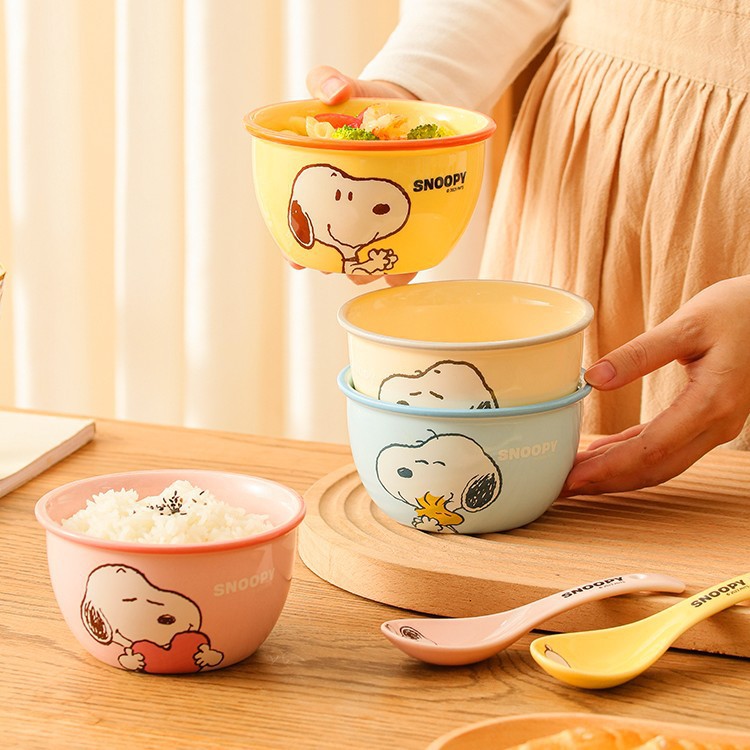 Snoopy cuenco de cerámica doméstico de 4.5 pulgadas cuenco de arroz de alto valor de superficie cuenco de arroz cuenco de sopa cuenco de fideos cuenco de dibujos animados encantadores cubiertos