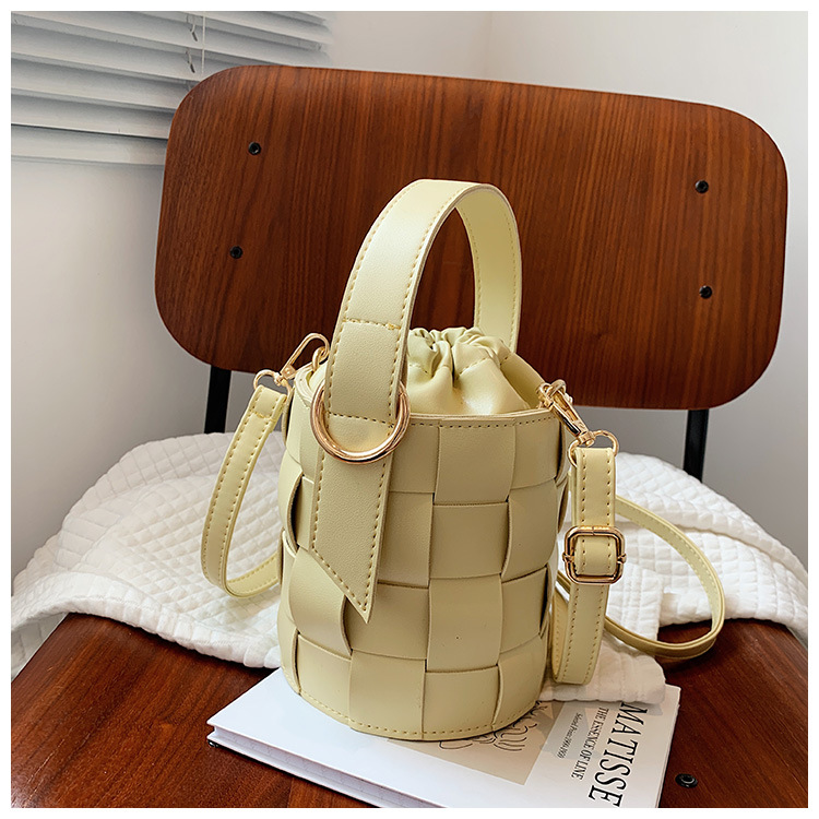 Women's Small Pu Leather Solid Color Vintage Style Classic Style String Bucket Bag display picture 8