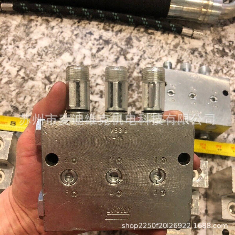 品牌原装VSG6-KR型号干油注油器 通过CE认证递进油脂分配器泵配件