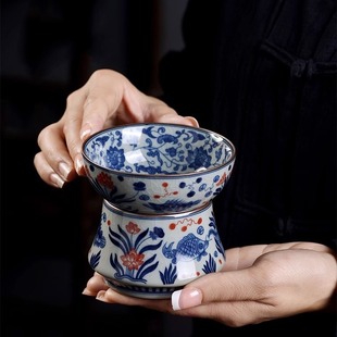 Jingdezhen blue and white old clay fish bath pattern tea strainer ceramic tea filter household tea partition integrated vintage filter mesh open piece