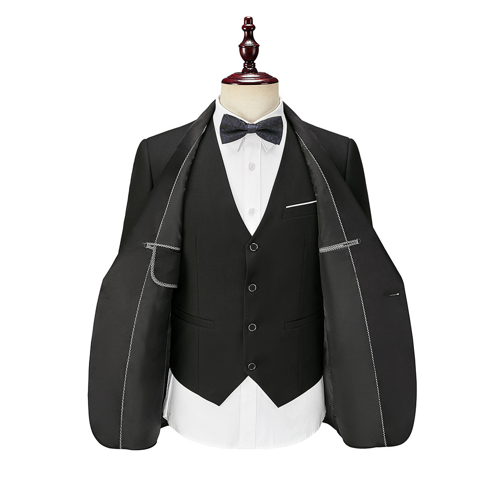 Elegante completo da uomo tre pezzi per matrimonio collo sciallato_voghion.com