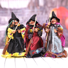 国境を越えた卸売りハロウィーンの魔女シーン装飾小さなプレゼントパーティーの道具は魔女の人形を掃除する