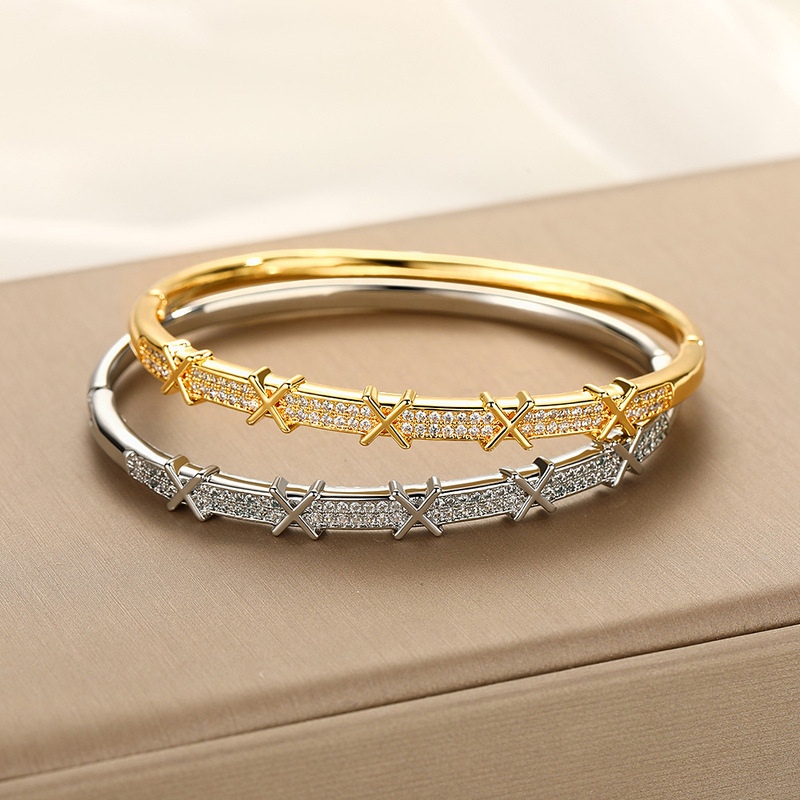 Cross-border X-shaped cross-set diamond bracelet, zirconia bracelet with a starry sky design, niche design with a high-end feel, super shiny ins-style bracelet Cross-border X-shaped cross-set diamond bracelet, zirconia bracelet with a starry sky design, niche design with a high-end feel, super shiny ins-style bracelet