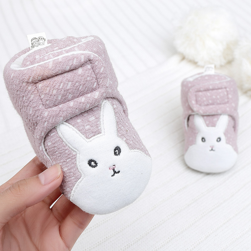 新款春夏宝宝鞋子0-6-12个月婴儿鞋软底刺绣舒适不掉步前布鞋