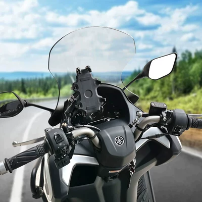 the Yamaha Xunying 125, forward-moving: Motorcycle front windshield