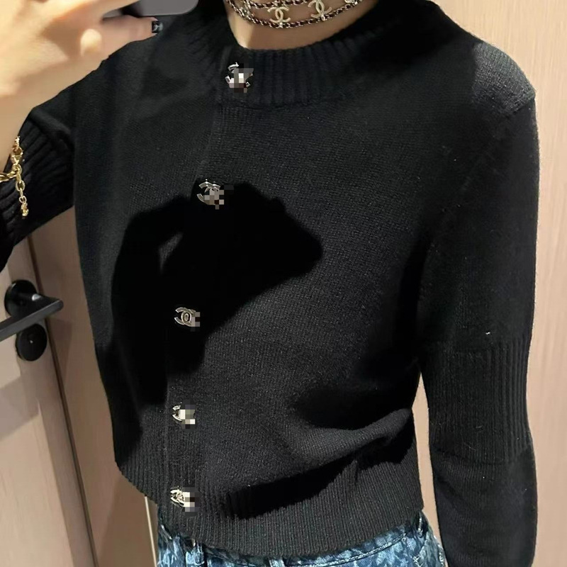 Chanel-Style Black Single-Breasted Cardigan for Women, Casual Versatile Short Top, Black Sweater, This Year's Popular Sweater for Women Chanel-Style Black Single-Breasted Cardigan for Women, Casual Versatile Short Top, Black Sweater, This Year's Popular Sweater for Women