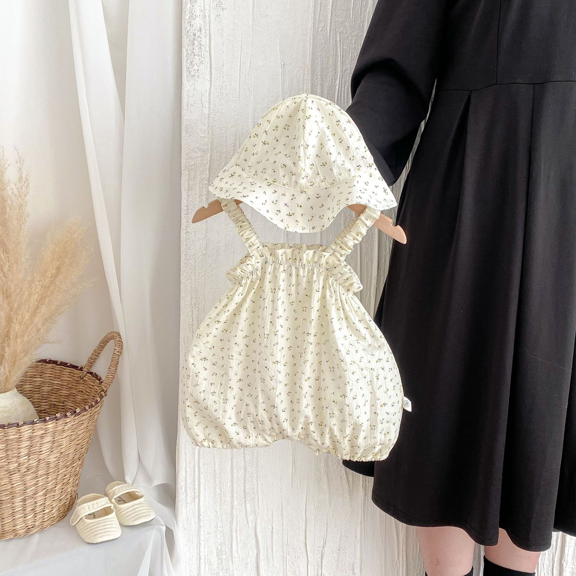 Ins Summer Baby Jumpsuit Rompers for Men and Women Baby Cute Suspender Clothes Thin Printed Crawling Clothes with Hood