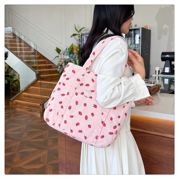 Women's Large Corduroy Strawberry Streetwear Sewing Thread Square Zipper Handbag display picture 13