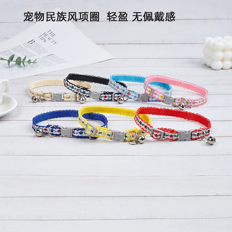 Nuevo collar de mascotas original perros perros gatos collar de flores de seguridad collar de campana de flores vendida directa