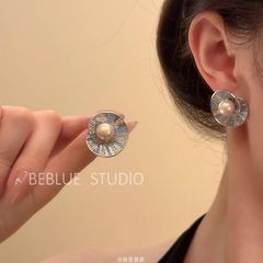 月の光と詩 ~ レトロで高級感があります。