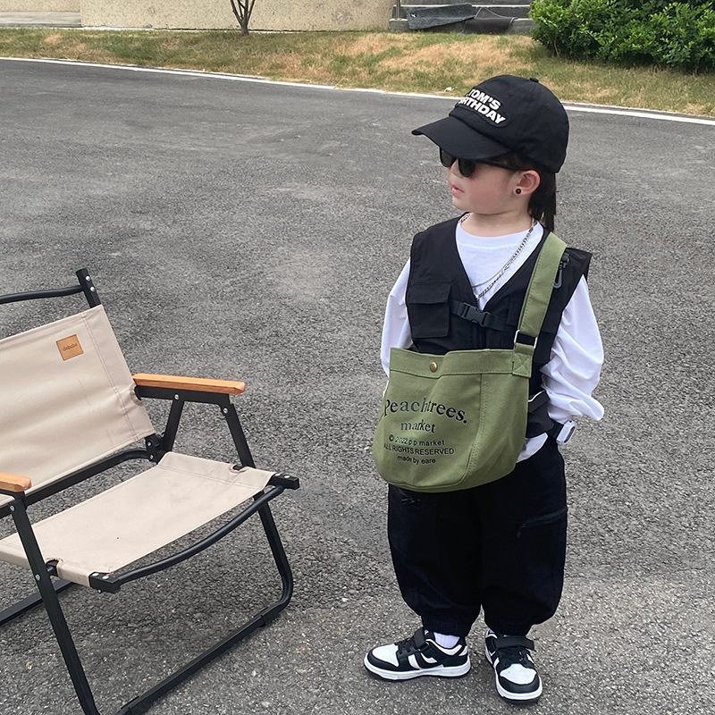 新しい子供のキャンバスのカバンはカジュアルです。|undefined