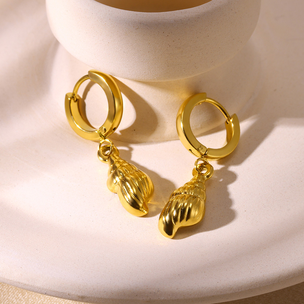 9g Weight 0.03µm-0.05µm Gold Plating Thickness PVD Coated Gold Plating Process 304 Stainless Steel Ear Needle Material Real Gold Plated Plating Material Charm Sleeper Hoop Earrings, Dangling Earrings Classification 1 Pair Quantity Holiday Occasion 304 Stainless Steel Material Solid Color Pattern All Seasons Season Women's Gender Polished Finish Vacation, Simple Style Style Waterproof Non Tarnish, Plating Craft PVD Coated Real Gold Plated Solid Color 304 Stainless Steel Vacation Simple Style Waterproof Non Tarnish Charm Sleeper Hoop Earrings Dangling Earrings 无