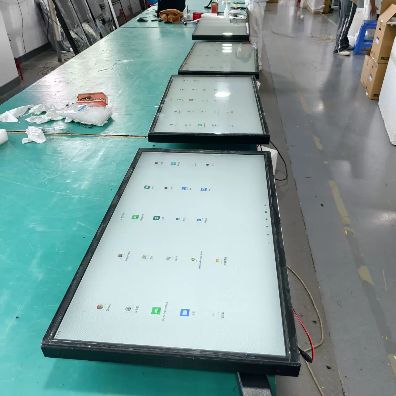 32英寸户外LED液晶显示器高亮窄边厂家直供高清嵌入式