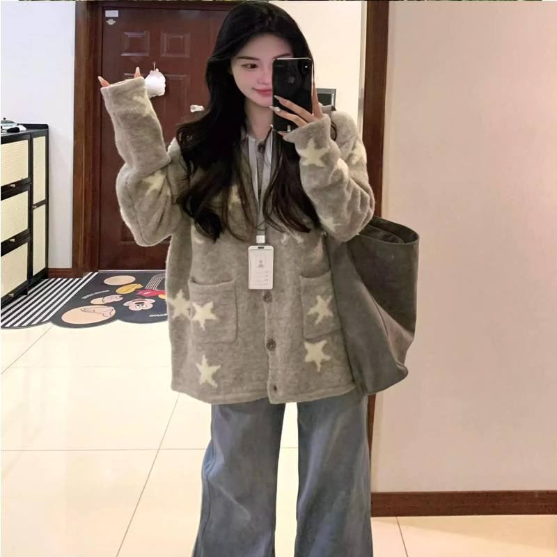 Gray Sweater Jacket Women's Autumn and Winter New Style Lapel Star Design Knitwear Cardigan Small Top Gray Sweater Jacket Women's Autumn and Winter New Style Lapel Star Design Knitwear Cardigan Small Top